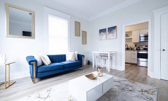 Central Gardens Apartment | Brand New Downtown Luxury Apartment