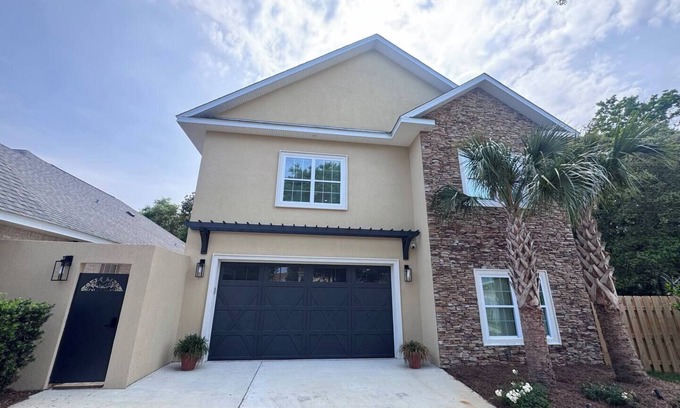 Gulf Breeze House | Brand New Guest house 8 min. to Pensacola Beach