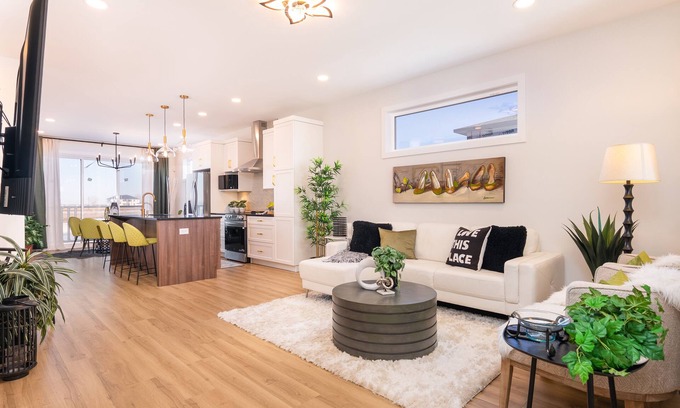 West St. Paul House | Brand New Home near Winnipeg minutes away from Canada Life Center