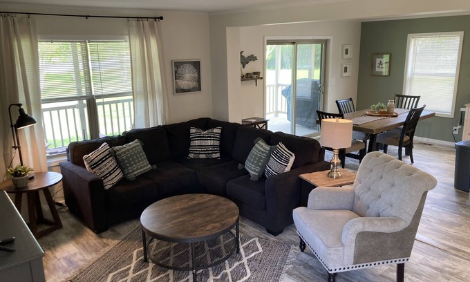 Gladstone House | Brand new home on Escanaba River 10 min. from town