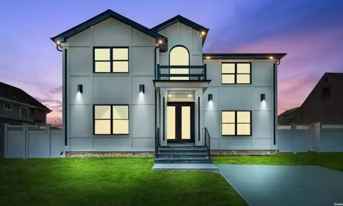 Bethpage House | Brand new house in Hicksville!