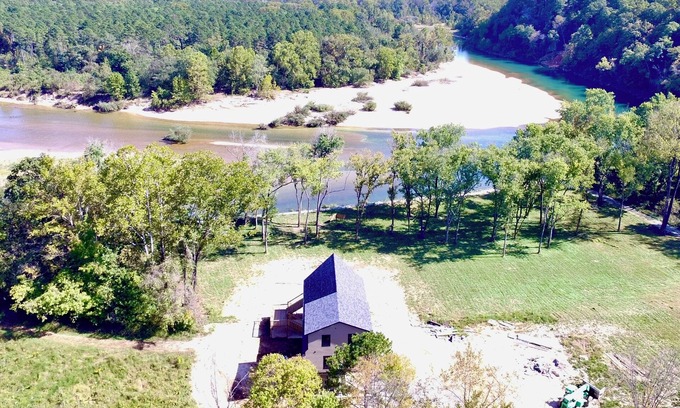 Doniphan Cabin | BRAND NEW Luxury and Privacy 4 bedroom 3 bathroom Cabin on Current River