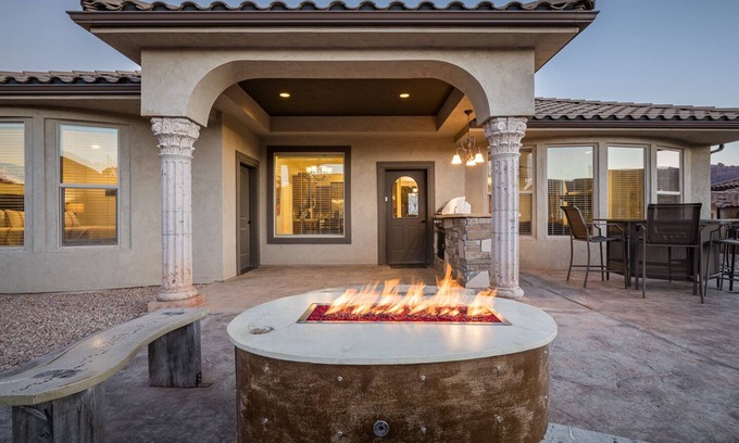 Moab South Valley House | Brand New Luxury Home Near Golf Course
