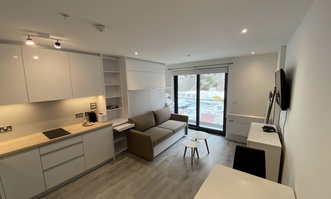 Gibraltar Apartment | Brand new luxury studio with gym near the beach with balcony