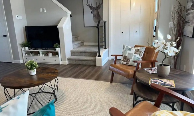 Red Deer House | Brand new, Modern 3 Bedroom Townhome in Red Deer