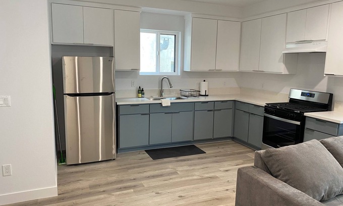 Los Angeles House | Brand new, Modern 3-bedroom 3 full bath gated townhome in LA. With 2 car Garage