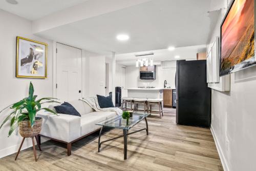 Southwest Minneapolis Apartment | BRAND NEW Private and Modern 2BR Unit