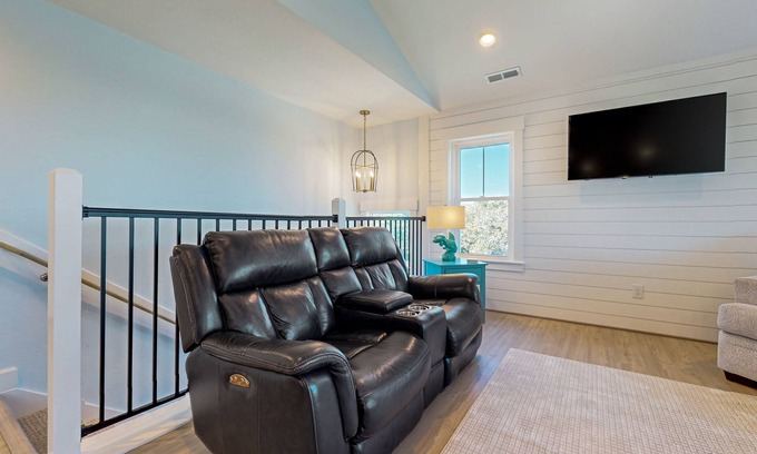Avon House | Brand New Upstairs Duplex in Avon, NC with Full Kitchen and Wifi