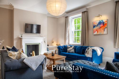 Derby House | BRANDNEW BIG 6 Bedroom House near Derbyshire Cricket Ground and Derby County Football Club Sleeps 15 by PureStay