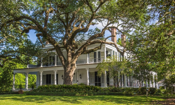Natchez Bed & Breakfast | Brandon Hall Plantation