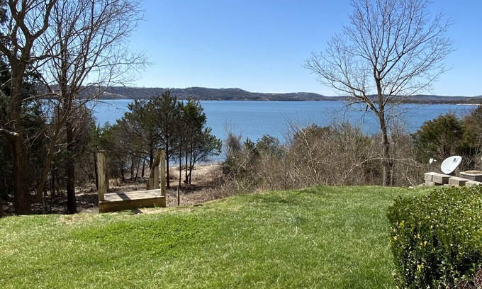 Hollister Condo | Branson's Finest Lake Front Condo at Emerald Pointe, 2bd, 2BA on ground floor.