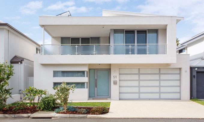 North Coogee House | Breaksea Beach House - Modern Luxury close to Fremantle