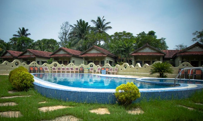 Diamond Harbour Resort | Breathing Earth - Rooms and Pool