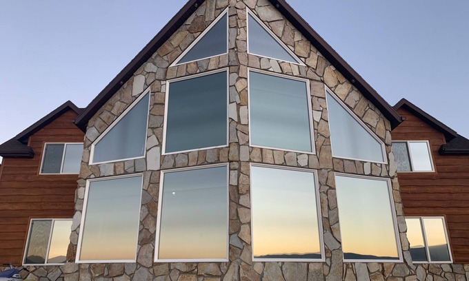 Dingle House | Breathtaking Bear Lake Sunset Views