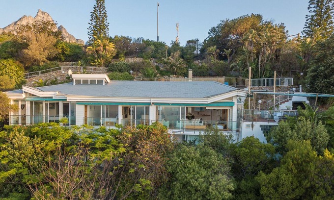 Clifton Villa | Breathtaking Clifton 4th beach villa