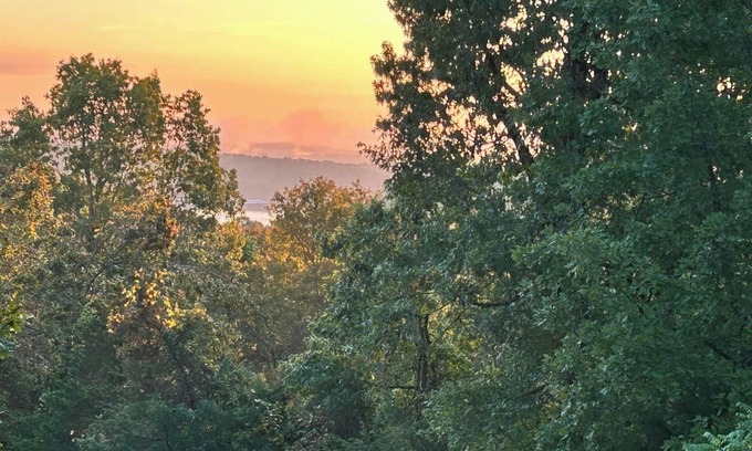 Gamaliel Cabin | Breathtaking lake view on Lake Norfork. “804 HUT”- the reel escape!