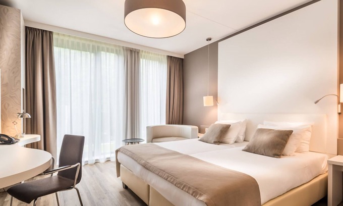 Wageningen Hotel | Breathtaking Stay w/Spa & Scenic Surroundings | Local Dining & Nature Spots