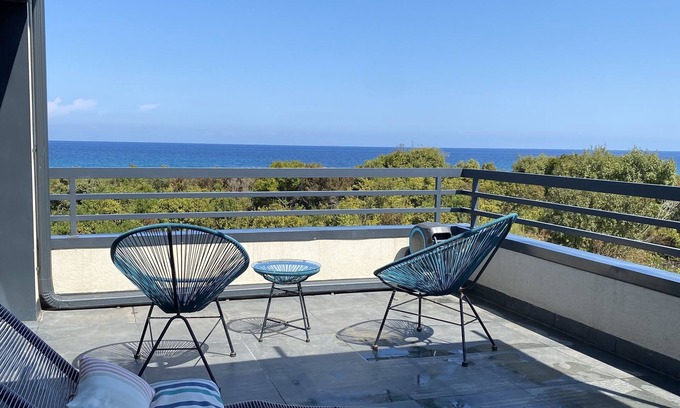 Prunete Apartment | BREATHTAKING VIEW HEATED POOL, FEET IN THE WATER