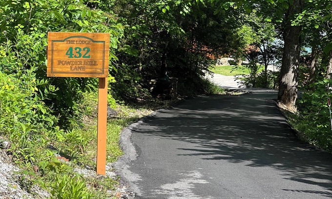 La Follette House | Breathtaking views from private custom log house with easy walk to private dock.