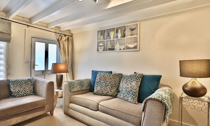 Abergavenny Cottage | Brecon Beacons Cosy Cottage close to Crickhowell, Brecon & Abergavenny