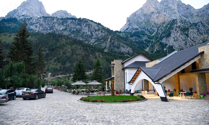 Valbone Hotel | Breezy Hotel