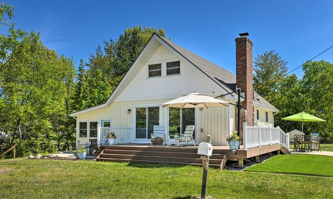 Silver Lake House | Breezy Silver Lake Getaway Fishing Dock, Grill!