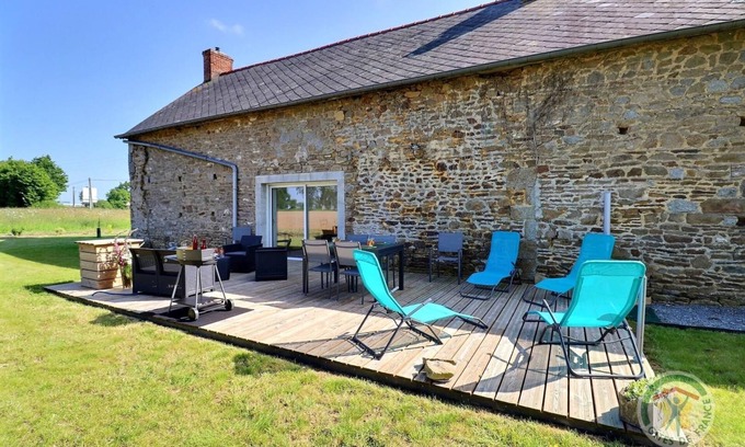 Saint-Brice-en-Cogles House | Breizh Roch - Maen Roch
