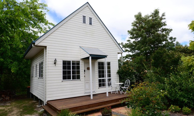 Stanthorpe Cottage | Briar Rose Cottages - Country Cottage