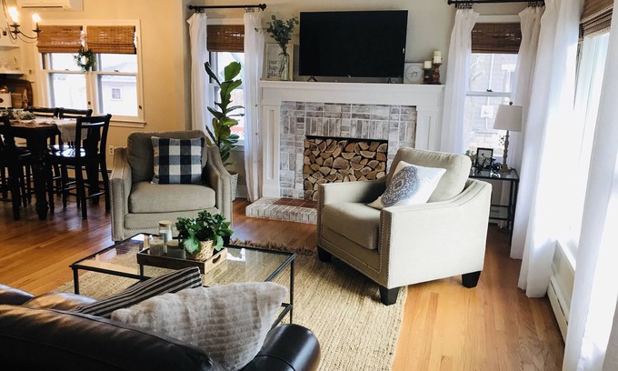 Saugerties House | Brick Cottage Retreat- Saugerties Village, Hunter Mtn Skiing, HITS, Woodstock