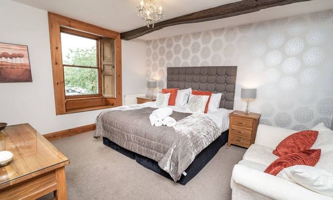 Keswick Cottage | Bridge House Apartment 2 - an apartment that sleeps 6 guests in 3 bedrooms