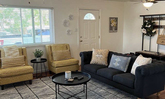 Folsom House | Bridge Street Bungalow