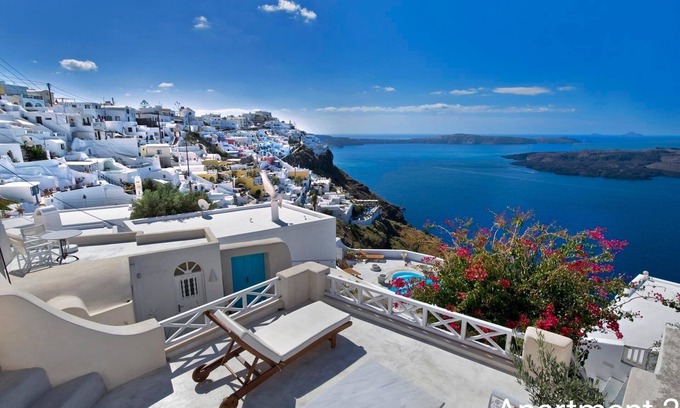 Firostefani Apartment | BRIGA VILLAS Studio 2 - private terrace. Astonishing view of Caldera/volcano