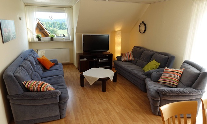 Lindlar Apartment | Bright 108 sqm apartment