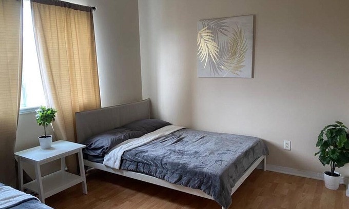 Plateau Apartment | Bright 2 bedroom condo with parking on premises