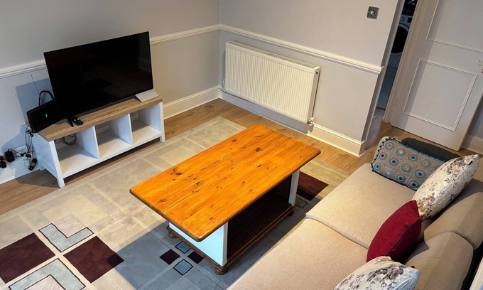 Hackney Apartment | Bright 2 Bedroom flat close to City Centre