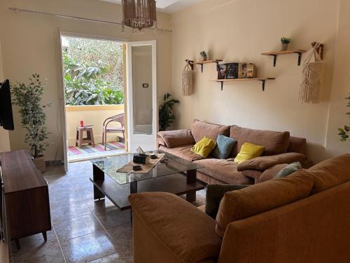 Shurtah al-Dakhlah Apartment | Bright & Airy home