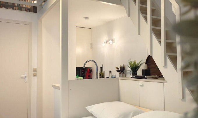 Centre Ancien Apartment | Bright and floral studio, ideally located