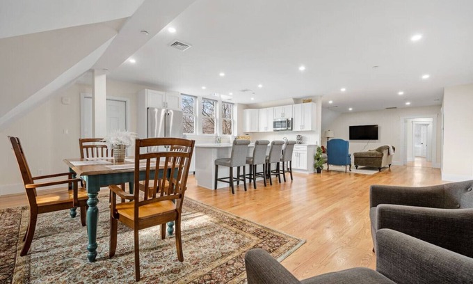 Worcester Condo | Bright and Spacious 2BR/2BATH Condo with Parking