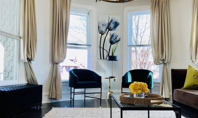 Oak Park Apartment | Bright and Spacious 2BR 2BA Apt., FREE PARKING, Walk to Train