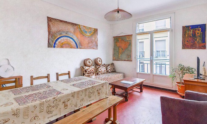Les Cinq Avenues Apartment | Bright Apartment in Marseille