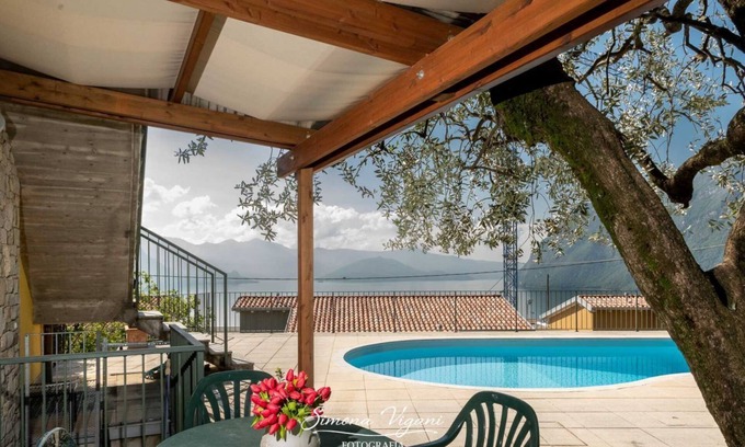 Zorzino Apartment | Bright apartment with lake view and pool