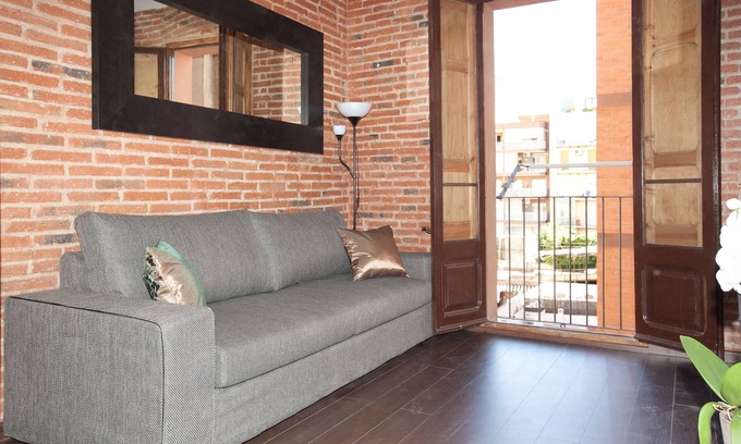 La Sagrada Familia Apartment | Bright apartment near Sagrada Familia