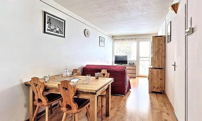 La Toussuire Apartment | Bright Apartment · Ski-In/Ski-Out · Central Location
