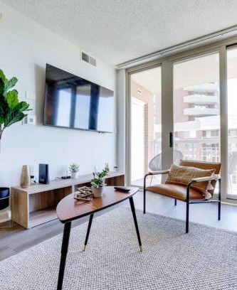 Ballston Apartment | Bright Apartment Walk to Ballston Metro