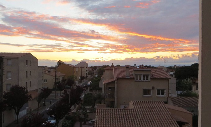 Le Grau-dʼAgde Apartment | Bright apartment with balcony, near beaches and shops