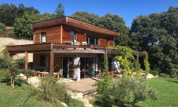 Goudargues House | Bright architect-designed house, quiet, bioclimatic construction, river terrace