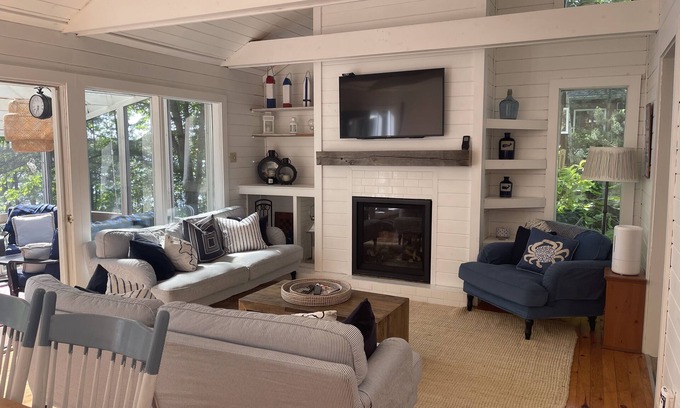 Highlands East Cottage | Bright, Beautiful Year Round Cottage on Paudash Lake