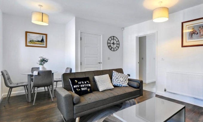 Harlow House | Bright & Blissful - Townhouse