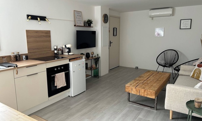 Seillans Apartment | Bright, brand-new apartment close to the town center.
