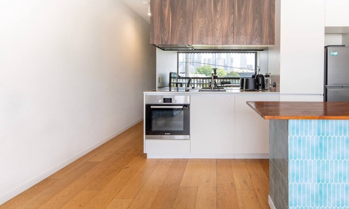 West Melbourne Apartment | Bright & Comfortable 1BR in West Melbourne